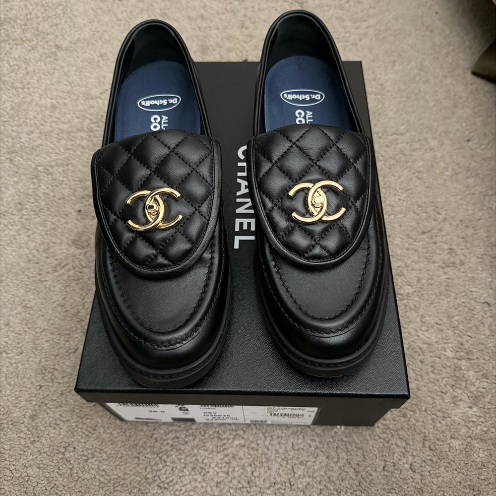 Chanel Black Lamb skin CC turnlock loafer - Picture 1 of 10